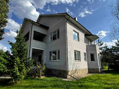 будинок за адресою Центральна вул., 3