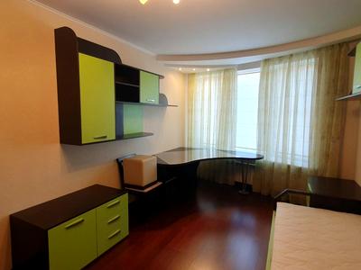 квартира за адресою Дніпровська набережна вул., 26