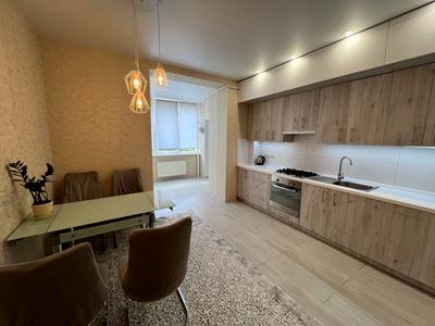 квартира за адресою Абрикосова вул., 7