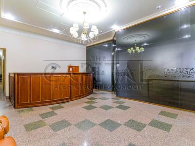 комерційна за адресою Липська вул., 10