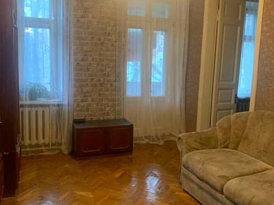 квартира за адресою Середня вул., 1