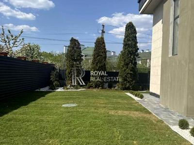 будинок за адресою Центральна вул., 2
