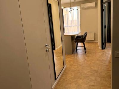 квартира за адресою Домбровського вул., 75