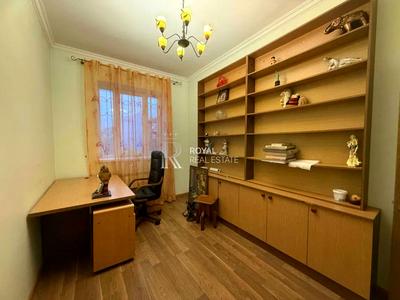 будинок за адресою Вишнева вул.