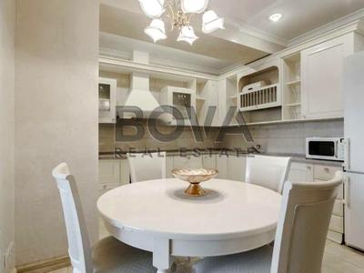 квартира за адресою Кропивницького вул., 8
