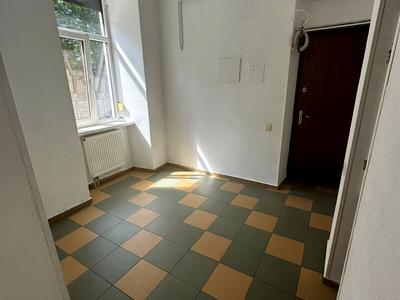 комерційна за адресою Джерельна вул., 10
