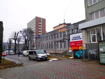 комерційна за адресою Героїв Майдану вул. (Театральна), 10