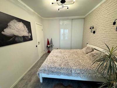 квартира за адресою Світлова, 42А