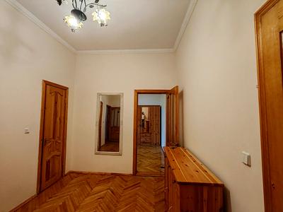 квартира по адресу Межигорская ул., 30