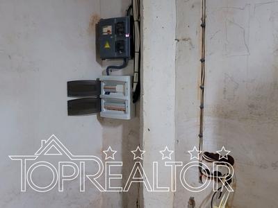 комерційна за адресою Золочівська вул., 21