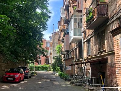 квартира за адресою Київ, Алли Горської пров. (Чеслава Бєлінського), 10