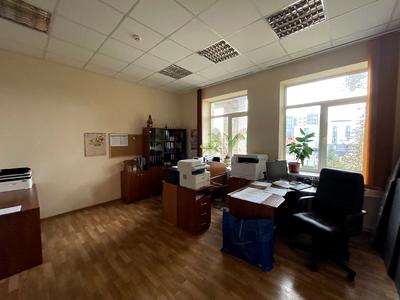 коммерческая по адресу Броварська, 1а