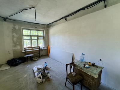 комерційна за адресою Конституції просп., 17