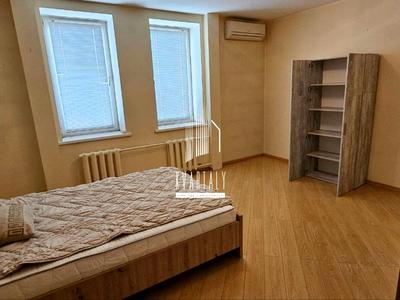 квартира за адресою Миколи Амосова вул., 4