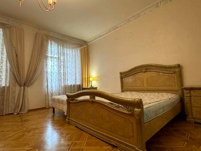 квартира за адресою Довженка вул., 8
