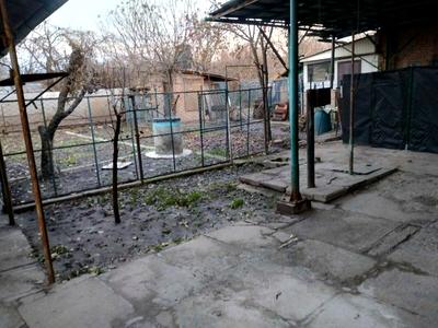 будинок за адресою Абрикосова вул., 210