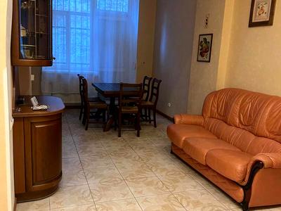 квартира за адресою Фредра, 1
