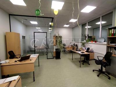 комерційна за адресою Братів Чучупаків вул. (Смольна), 9