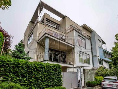 комерційна за адресою Криворізька вул., 11