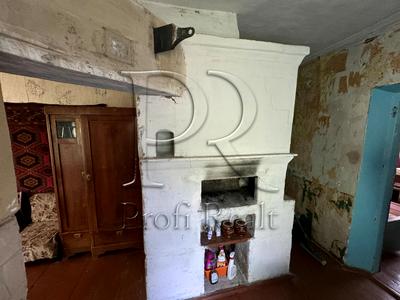 дом по адресу с. Летки, Каштанова вулиця, 1