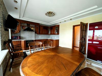квартира за адресою Осіння вул., 33