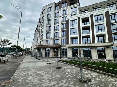 комерційна за адресою Набережно-Хрещатицька вул., 21