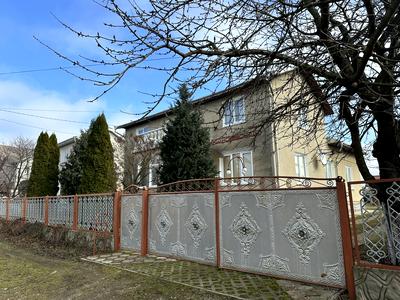 будинок за адресою Головна