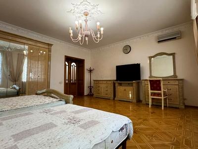 квартира за адресою Довженка вул., 8