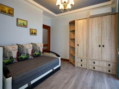 квартира за адресою Регенераторна вул., 4