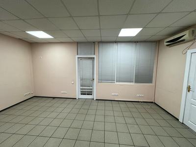 комерційна за адресою Дніпровське шосе, 34