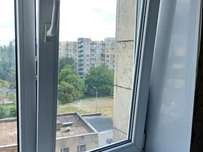 кімната за адресою Азербайджанська вул. (Бакинських Комісарів), 8-Б
