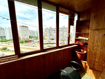 квартира за адресою Анни Ахматової вул., 15