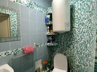 комерційна за адресою Яценка вул., 8