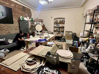 комерційна за адресою Євгена Гладишевського вул., 10