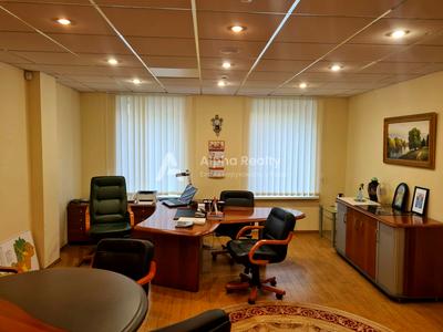 комерційна за адресою Степана Ковніра вул. (Ластовського), 5