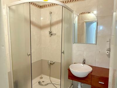 коммерческая по адресу Дерибасовская ул., 1