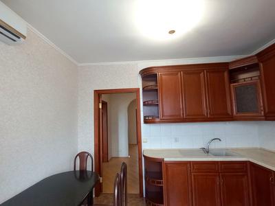 квартира за адресою Автозаводська вул., 63