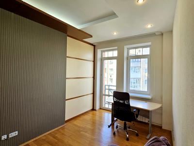 квартира за адресою Київ, Панаса Мирного вул., 8