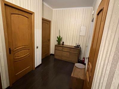 квартира за адресою Анни Ахматової вул., 32/18