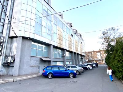 комерційна за адресою Кривий Ріг, Площа Горького, 8