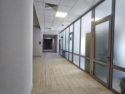 комерційна за адресою майдан Незалежності пл., 2