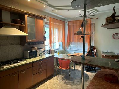 квартира за адресою Карпатська вул., 15а