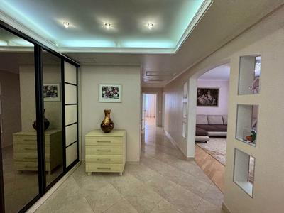 квартира за адресою Миколи Амосова вул., 4