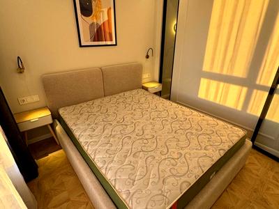 квартира за адресою Домбровського вул., 75