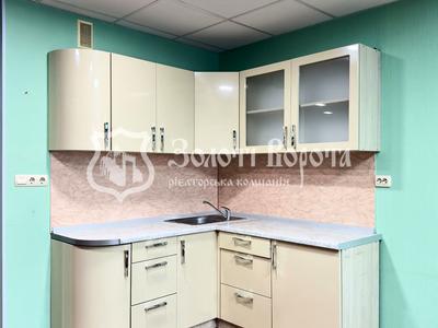 комерційна за адресою Драгоманова вул., 1-А