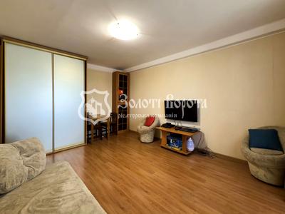 квартира за адресою Автозаводська вул., 25