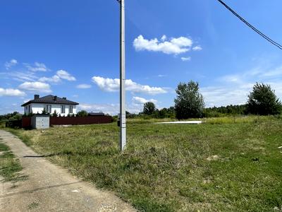 участок по адресу Петра Милославського