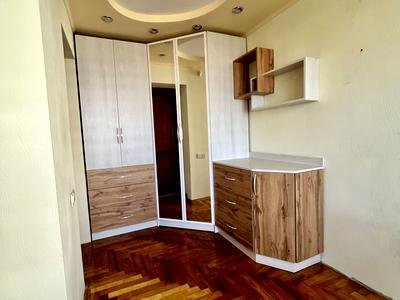 квартира за адресою Шкільна вул. (Героїв Сталінграда), 1-А