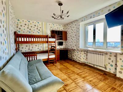 квартира за адресою Шкільна вул. (Героїв Сталінграда), 1-А