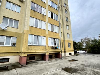 комерційна за адресою Крайня, 1